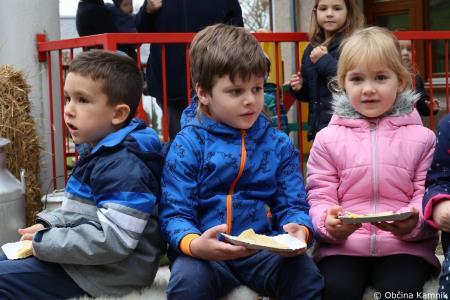 V Vrtcu Antona Medveda Kamnik že začeli odštevati do Tradicionalnega slovenskega zajtrka (20)